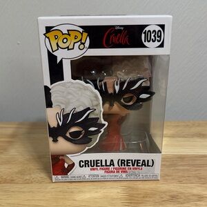 Funko Pop! Disney Cruella (Reveal) Vinyl Figure
